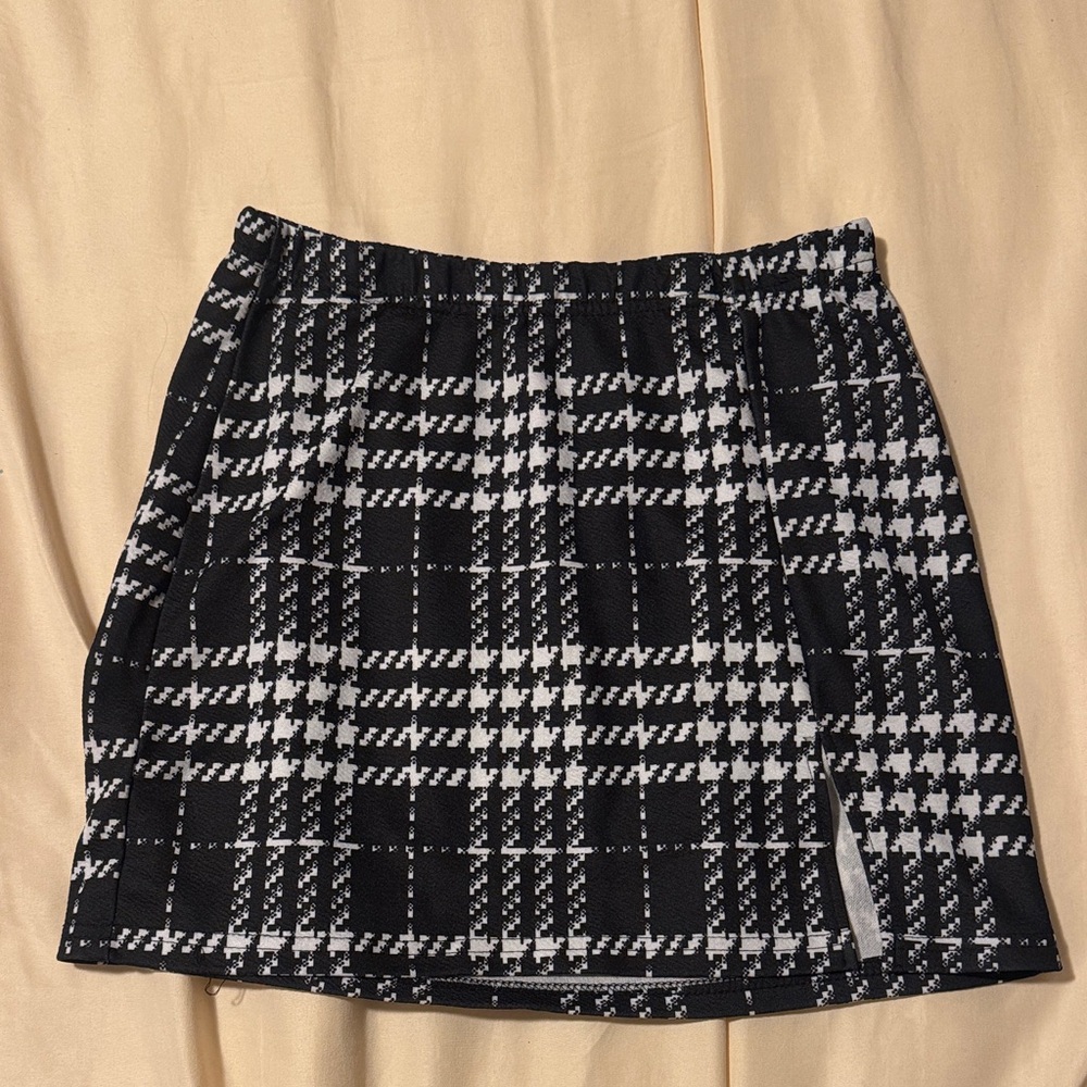 SHEIN Black and White Checkered Mini Skirt